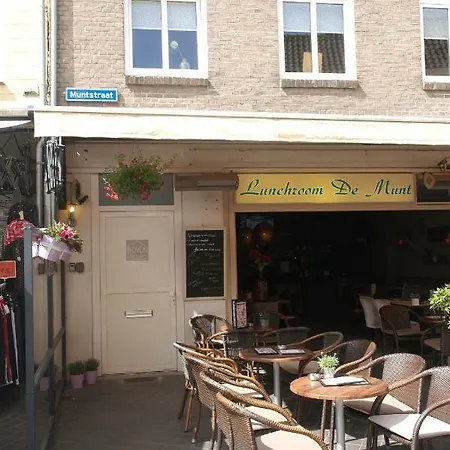 Apartment Boven De Ijsjes